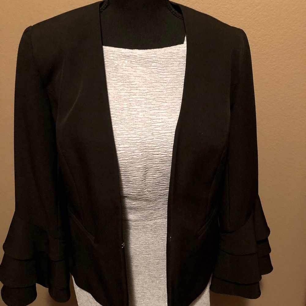 Bar III size medium blazer